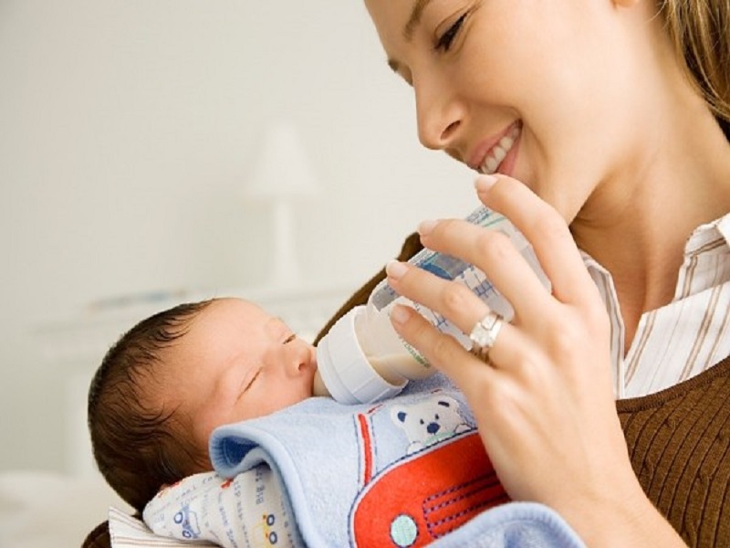 Những loại thực phẩm nào và dòng sữa nào tốt nhất cho trẻ sơ sinh?